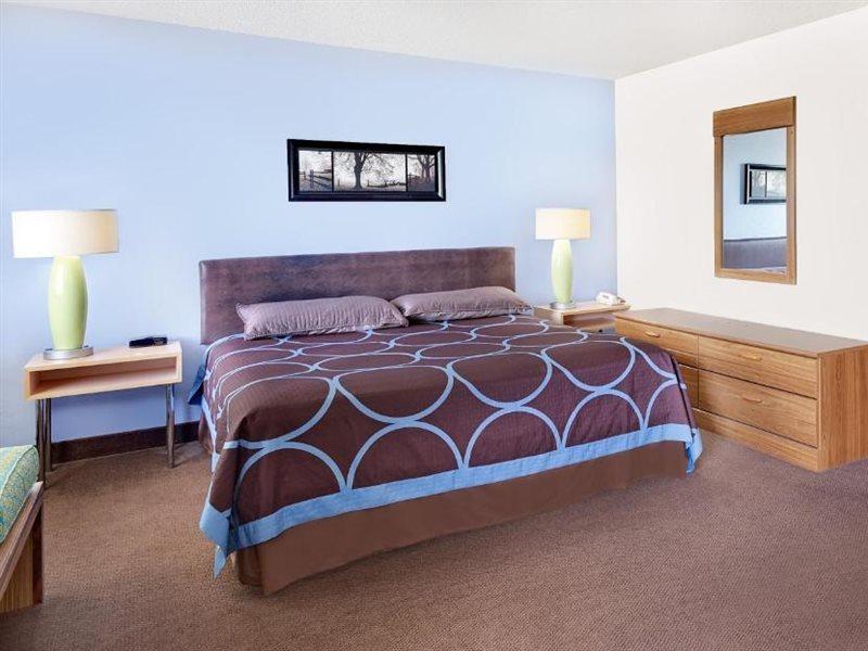 Super 8 By Wyndham Newburgh/West Point Stewart Intl Airport Μοτέλ Εξωτερικό φωτογραφία