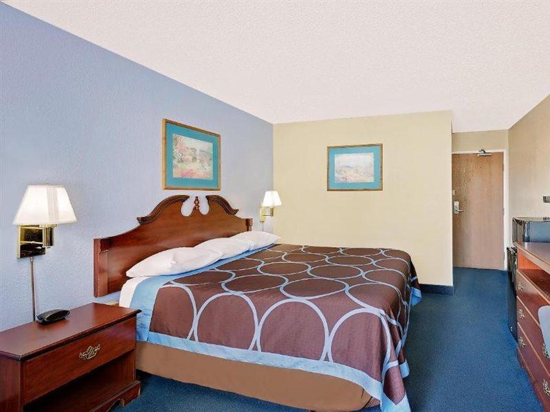 Super 8 By Wyndham Newburgh/West Point Stewart Intl Airport Μοτέλ Εξωτερικό φωτογραφία