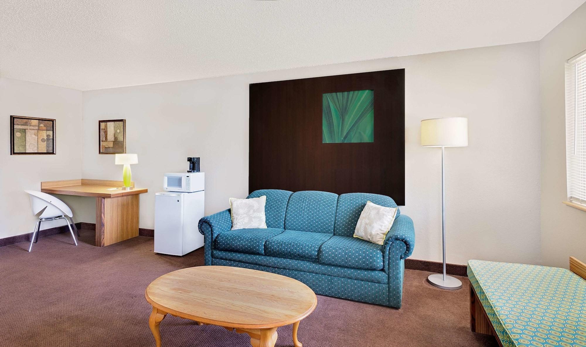 Super 8 By Wyndham Newburgh/West Point Stewart Intl Airport Μοτέλ Εξωτερικό φωτογραφία