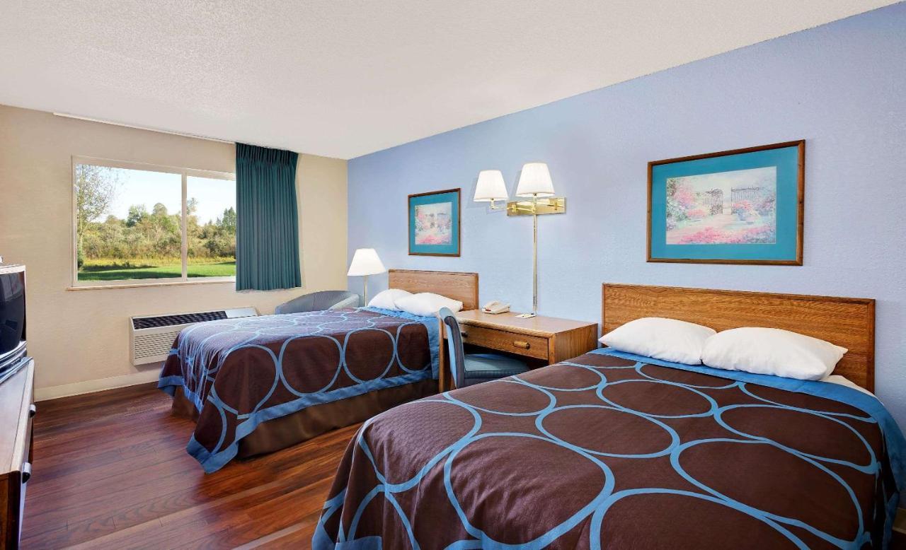 Super 8 By Wyndham Newburgh/West Point Stewart Intl Airport Μοτέλ Εξωτερικό φωτογραφία