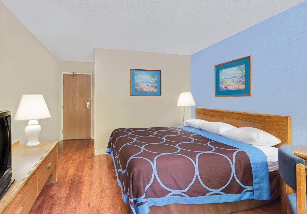 Super 8 By Wyndham Newburgh/West Point Stewart Intl Airport Μοτέλ Εξωτερικό φωτογραφία