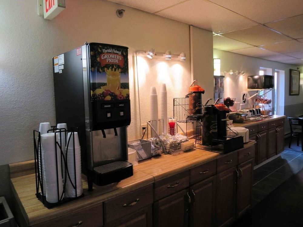 Super 8 By Wyndham Newburgh/West Point Stewart Intl Airport Μοτέλ Εξωτερικό φωτογραφία