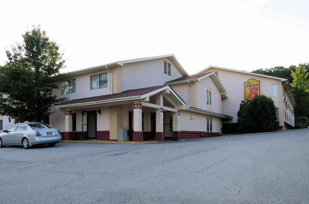 Super 8 By Wyndham Newburgh/West Point Stewart Intl Airport Μοτέλ Εξωτερικό φωτογραφία
