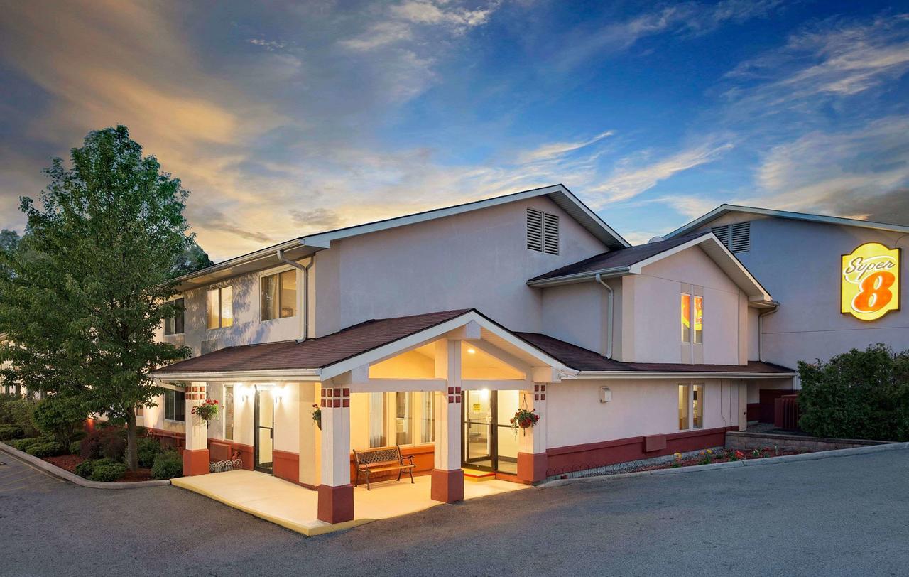 Super 8 By Wyndham Newburgh/West Point Stewart Intl Airport Μοτέλ Εξωτερικό φωτογραφία