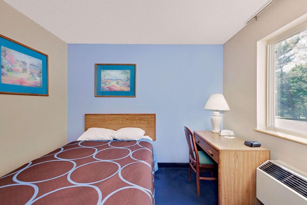 Super 8 By Wyndham Newburgh/West Point Stewart Intl Airport Μοτέλ Εξωτερικό φωτογραφία