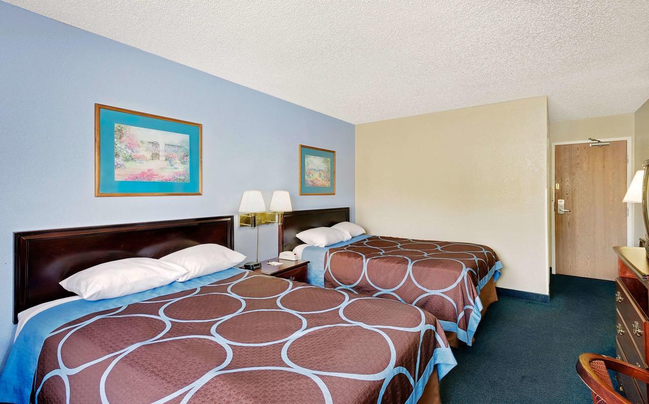 Super 8 By Wyndham Newburgh/West Point Stewart Intl Airport Μοτέλ Εξωτερικό φωτογραφία
